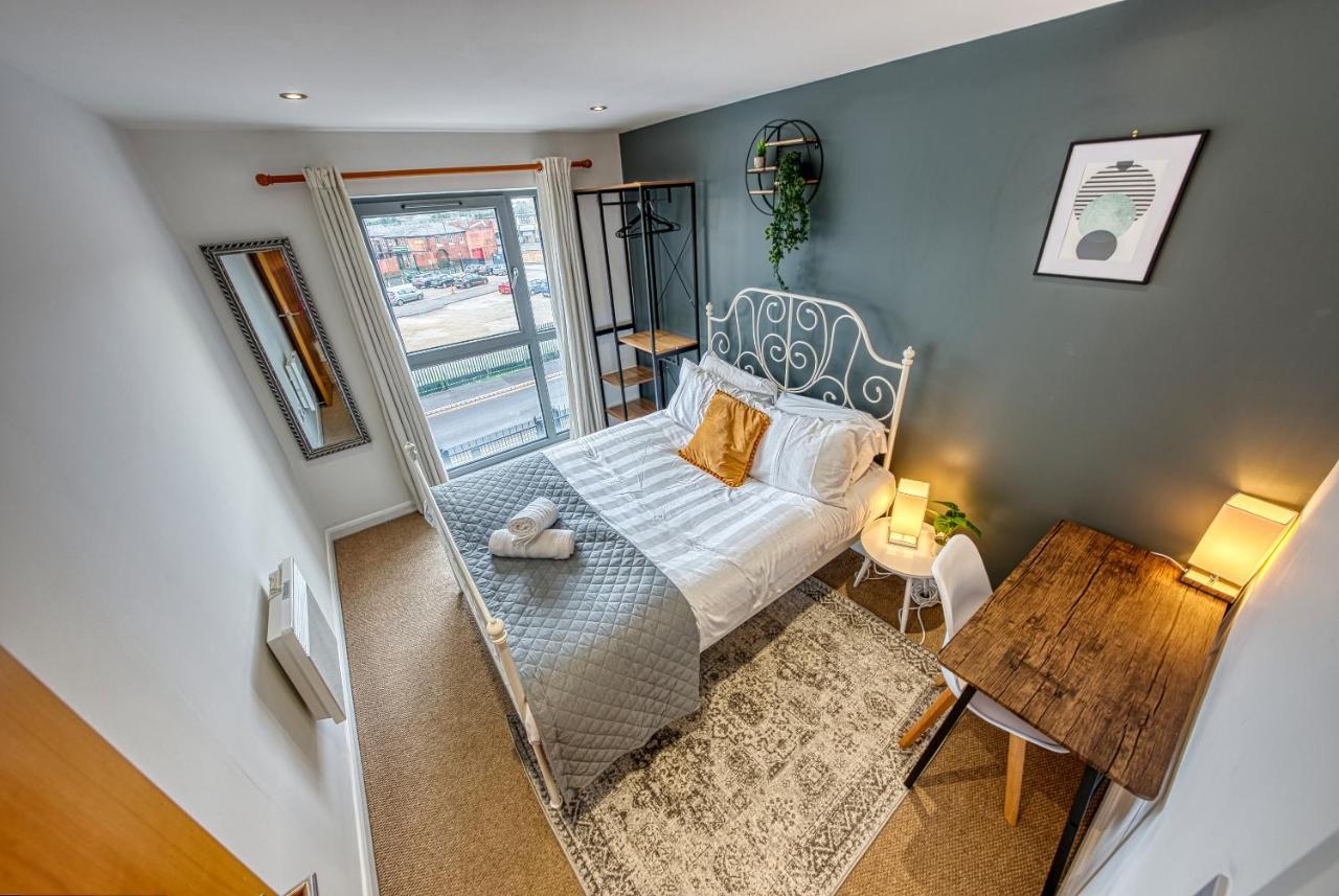 Cute 2 Bed Flat In The Heart Of By 20property Short Lets & Serviced Apartment Derby