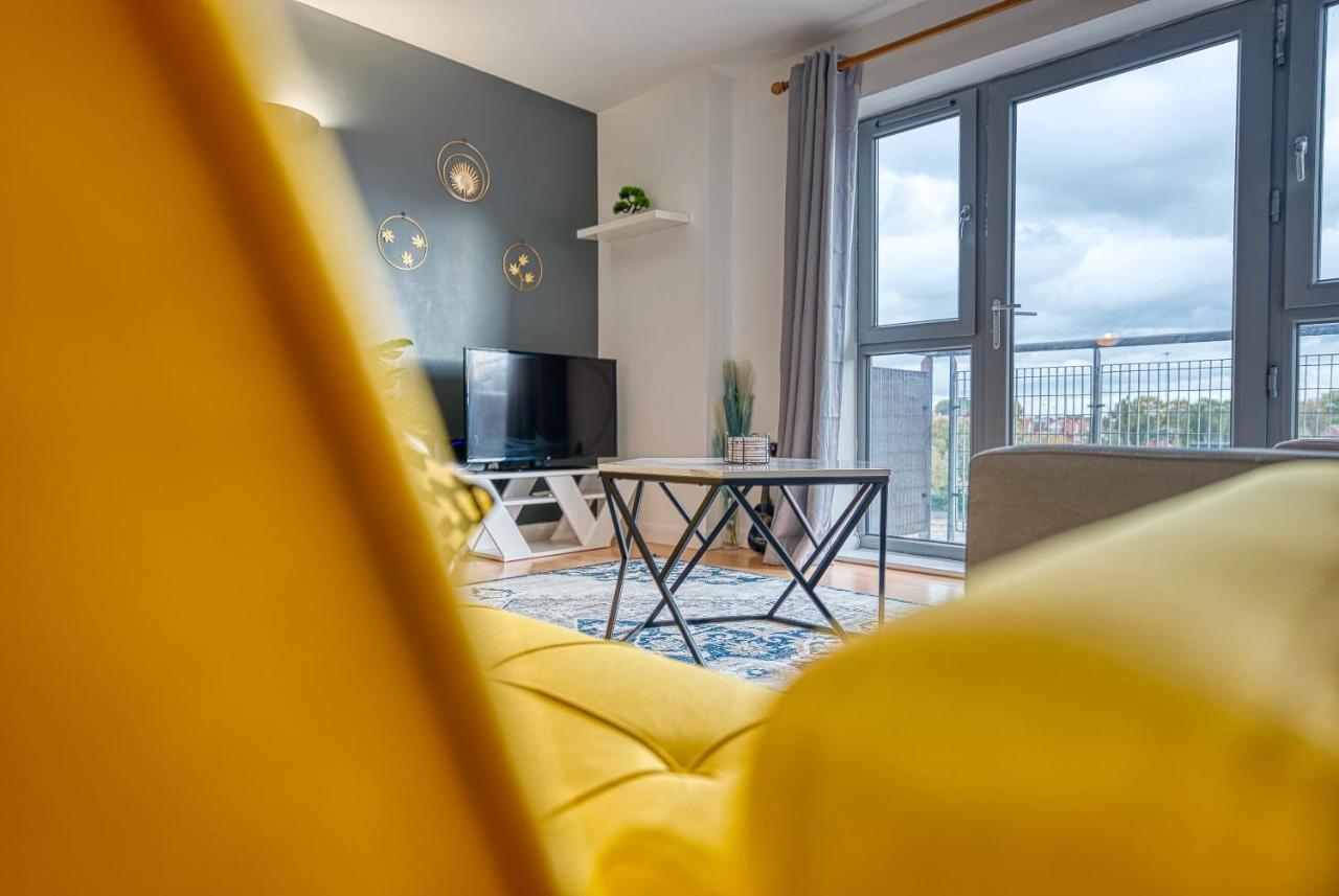 Cute 2 Bed Flat In The Heart Of By 20property Short Lets & Serviced Apartment *